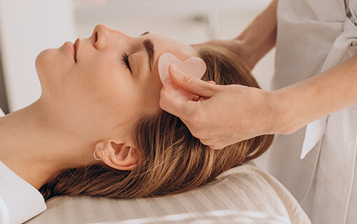 Arckezelés, holisztikus anti-aging, hidratáló, gyógyító kristályokkal, kozmetika, Budapest 9. kerület, szépségszalon, Adore you