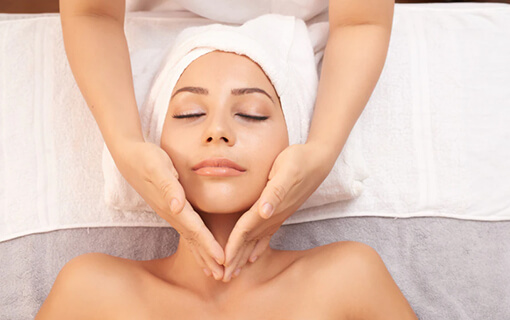 Arckezlés, lifting, arc, nyak, dekoltázs, masszázzsal, kozmetika, Budapest 9. kerület, szépségszalon, Adore you