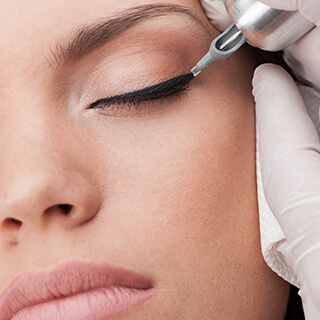 Szemhéjtetoválás, tusvonal tetoválás, füstös szemhéj tetoválás, Sminktetoválás Budapest 9. kerület