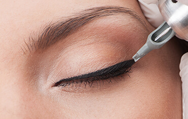 Felső szemhéjkontúr sminktetoválás, tusvonal sminktetoválás Budapest 9. kerület